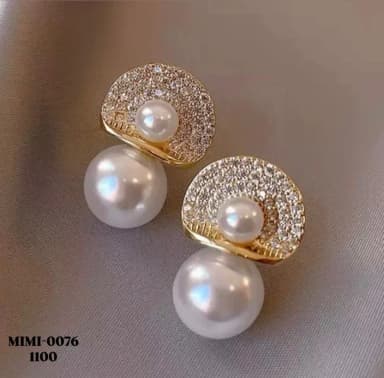 White Peral Earrings
