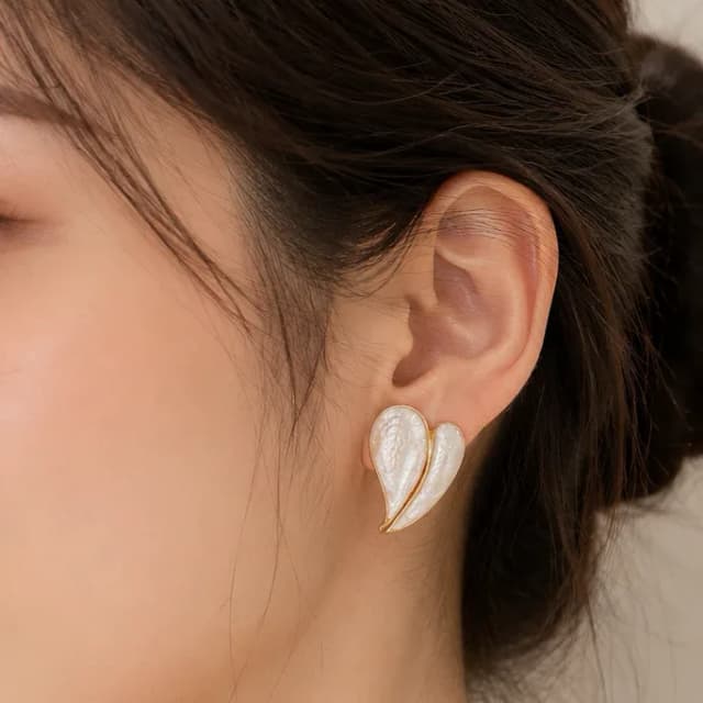 White Hearts Earrings